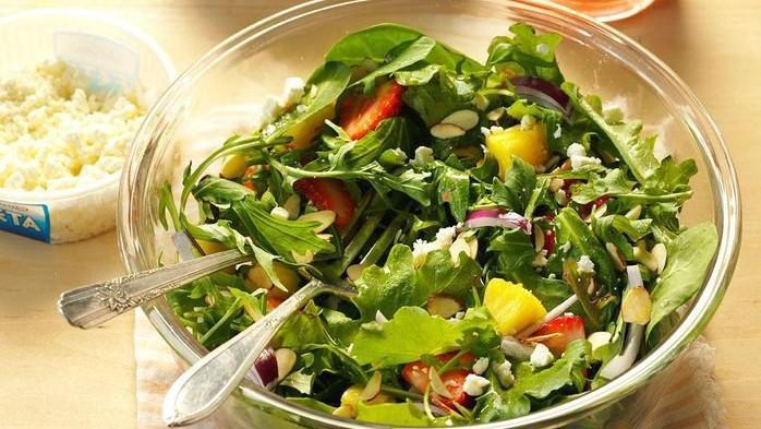 Garden Salad · Fresh lettuce, onion, tomato, cheese.