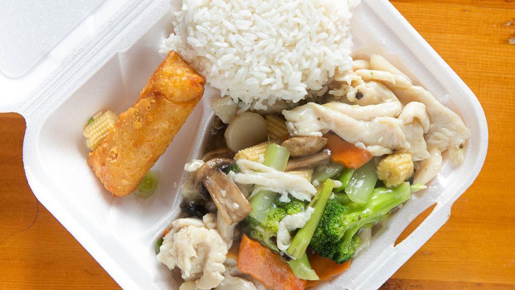 Chicken With Vegetables · White meat chicken sauteed with mushroom,celery,waterchestnut,carrot,broccoli,snowpea and babycorn in special white sauce.