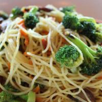 Singapore Noodles · ‘dry’ curried rice noodles, broccoli, carrot, mushroom, scallion