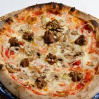 Pizza Gustosa · Mozzarella, Onions, Garlic, Mushroom, Homemade Sausage, San
Marzano Tomato Sauce.