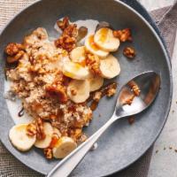 Vanilla Nut Oatmeal · 390 Cal. Vanilla-infused oatmeal, maple syrup, bananas, candied nuts.