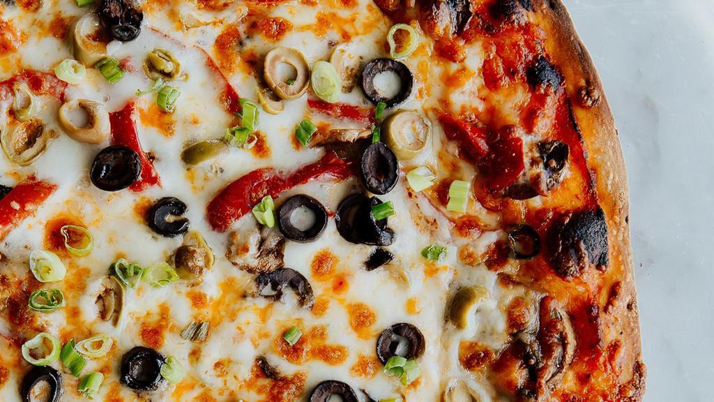 Vegetarian · Green olive, black olive, mushroom, roasted red and green peppers, green onion.