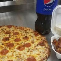 Combo 2 · XL PIZZA
3 TOPP
15 BONELESS WINGS
2L DRINK