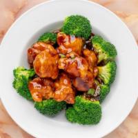 General Tso'S · Deep fried chunk chicken or tofu with broccoli and in spicy chef's special sauce