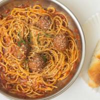 Pasta With Meatball Marinara & Garlic Roll · 