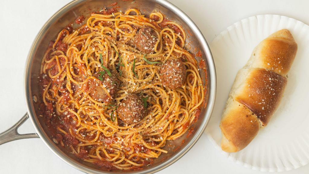 Pasta With Meatball Marinara & Garlic Roll · 