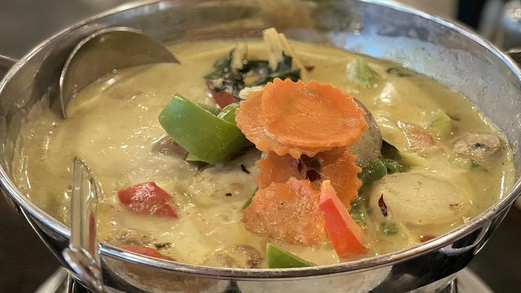 Green Curry · Chicken, beef, tofu, or vegetable.
