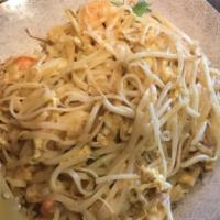 Pad Thai Curry · Sautéed rice noodles with egg, green onions, bean sprouts, tamarind juice stir fry with red ...