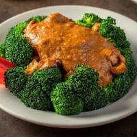 Rama Special · Sautéed choice of meat topped with peanut sauce and garnished with steamed broccoli. Served ...