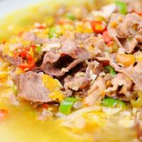 Sour Soup With Beef 酸汤肥牛  · Hot