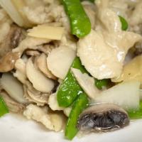 Moo Goo Gai Pan · White meat chicken, mushrooms, snow peas, water chestnuts and bamboo shoots in a white wine ...