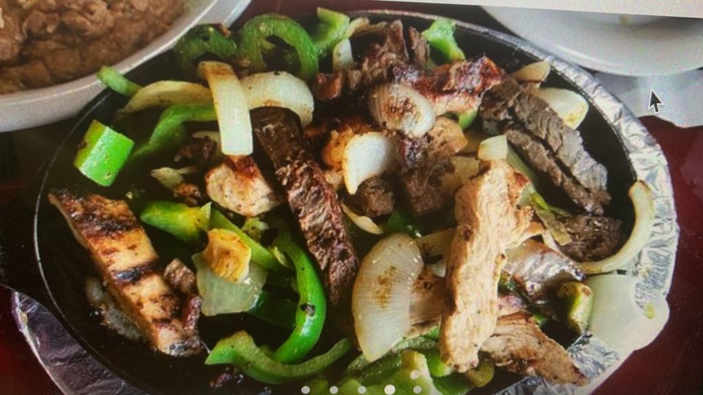 Mixed Fajitas Dinner · Grilled Steak-Chicken or Shrimp
Grilled bell peppers, onions, tomatoes, jalapenos and avocado.