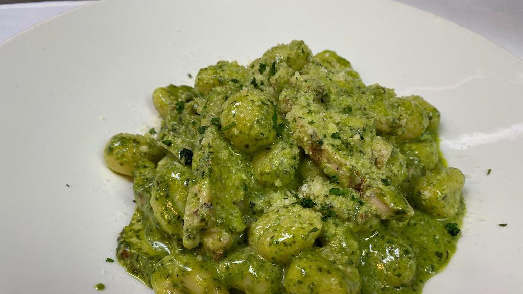 Gnocchi Alla Genovese   · Tossed with basil pesto sauce