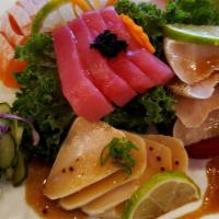 Sashimi Deluxe (20 Pc) · Chef choice mixed fresh fish.