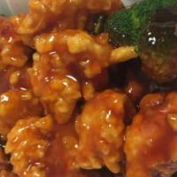 General Tso'S Chicken · Chunks of chicken deep fried w/ broccoli in chef's spicy sauce. Spicy.
