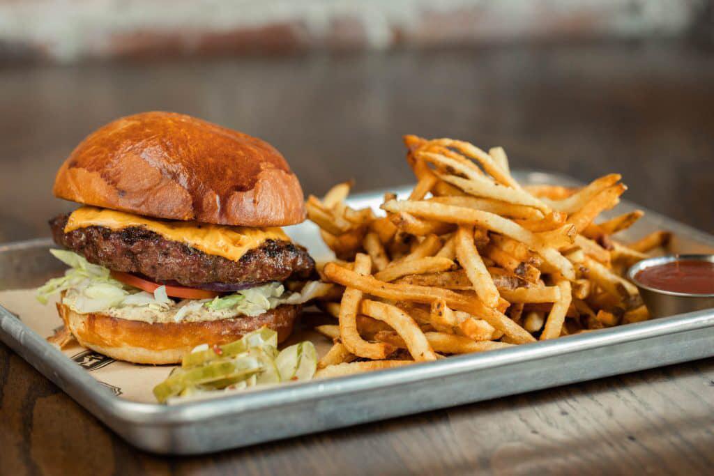 Journeymen's Bar and Grill · American · Burgers · Seafood · Desserts