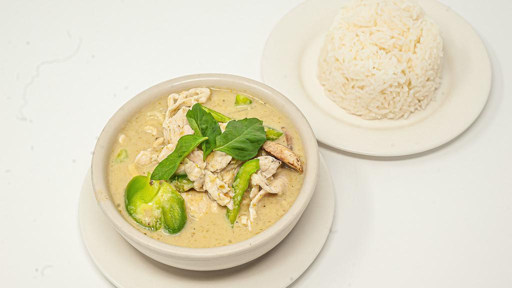 Kang Keaw Wan (Green Curry) · Mild. Sauteed green curry paste and coconut milk, bell peppers, bamboo shoots, mushrooms and fresh basil leaves. Served with your selection of meats. Vegetarian.