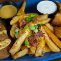 Fatz Favorites Ultimate Sampler · Appetizer perfection on a tray! Chow down on our Loaded Cheese Fries, Fried Green Tomatoes, ...