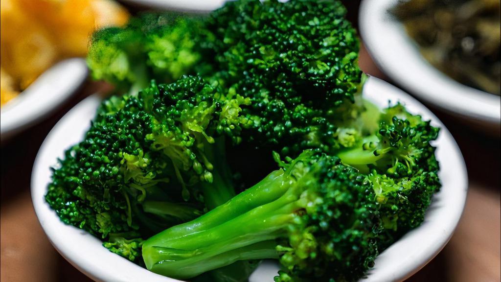 Steamed Broccoli · please specify with or without cheese sauce.