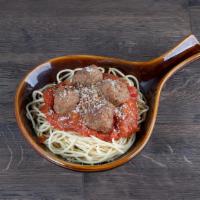 Spaghetti Classico · Classic italian spaghetti with marinara sauce served with freshly baked breadsticks, with ma...