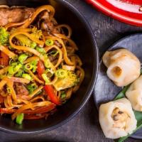 Chicken Lo Mein · contains onion, napa, carrots and mushroom