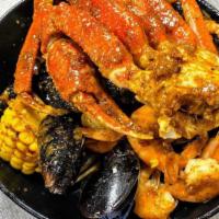 Seafood Combo · 1lb Black Mussel, 1/2 lb Shrimp (Headless) and 1/2 lb Snow Crab Legs