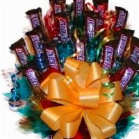 Snickers Candy Bouquet · Surprise your sweetie with a unique bouquet of Snickers bars! A vase made of Snickers bars i...