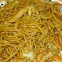 Lm 2. Chicken Lo Mein · Wheat noodles with chicken.
