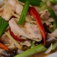 #47. Pad Khing · Stir fried chicken, pork or beef with ginger, mushroom, bell pepper, green onion in our ligh...