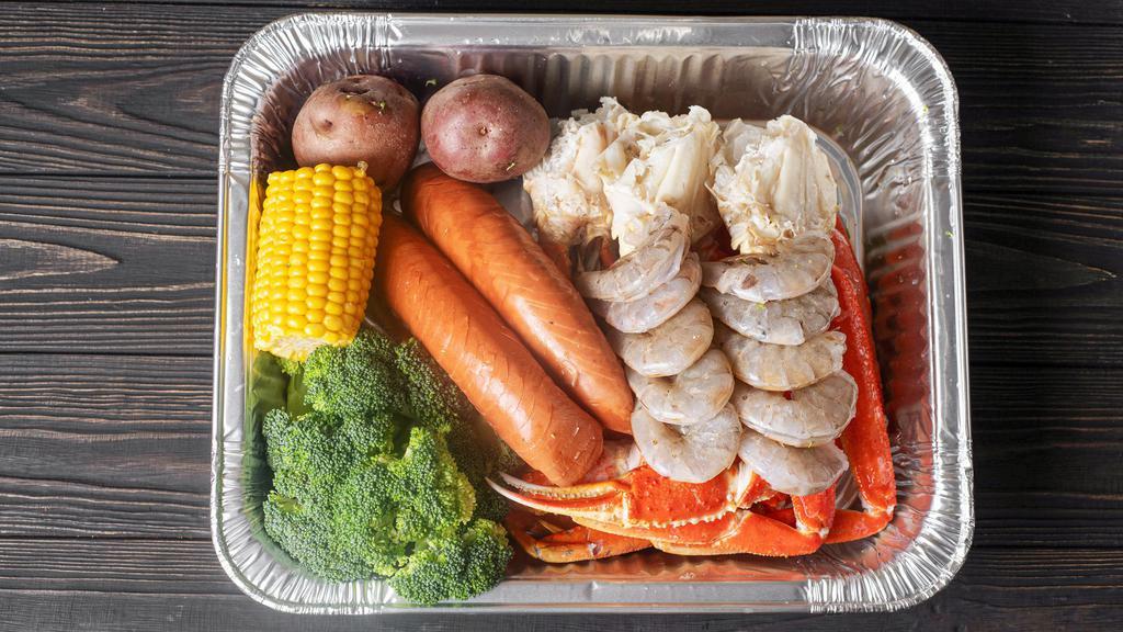 #4 · 3 Cluster Snow Crab ，
2 sausage ，
10 shrimp，
2 potato,1 corn, broccoli