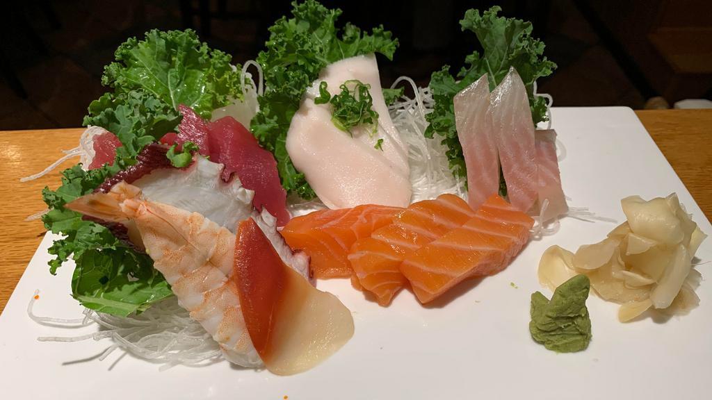 Sashimi Regular · 12 pc of fresh slice raw fish.