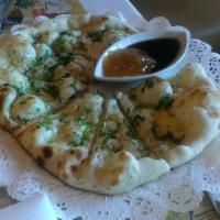Garlic Chilly Naan Topped · 
