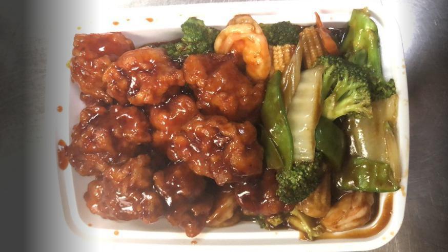 General Tso'S Chicken · Hot and spicy. Chunk of chicken breaded and deep-fried in an amazing sweet spicy sauce sautéed with fresh broccoli.