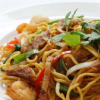 Chicken Lo Mein · With egg roll