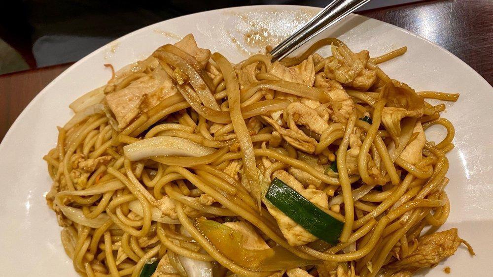 Chicken Lo Mein · Sauteed beef with bean sprout onions chinese broccoli and rice noodle.