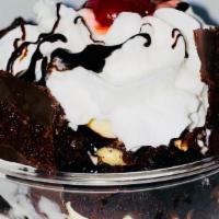 Brownie Sundae  · One scoop of Icecream, (your choice)Vanilla, chocolate, or cookies & cream. Fresh homemade b...