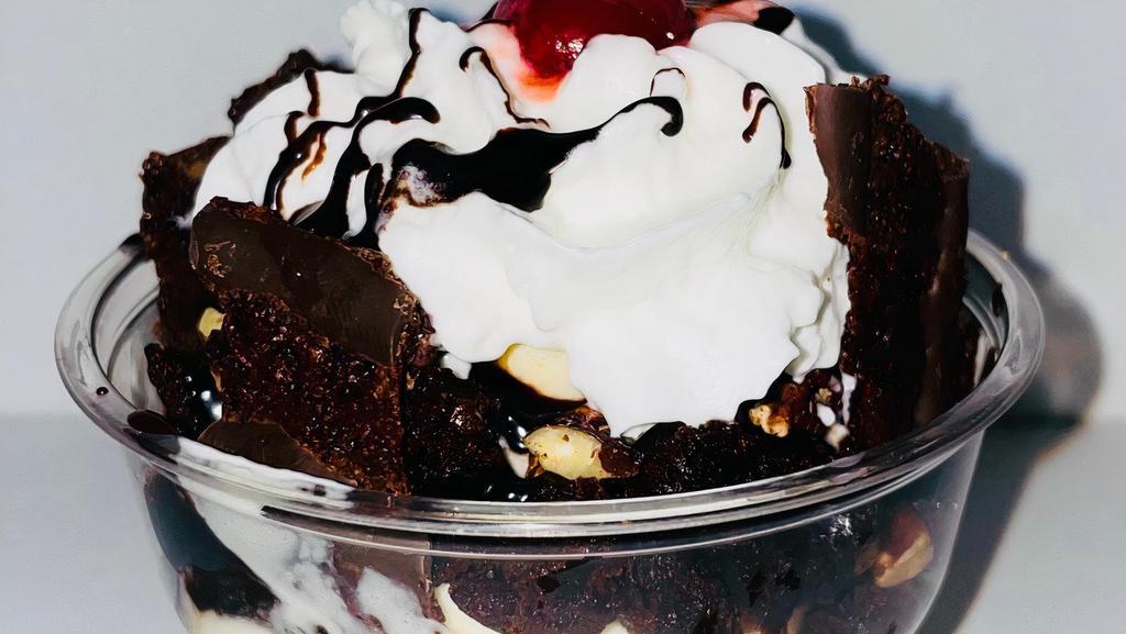 Brownie Sundae  · One scoop of Icecream, (your choice)Vanilla, chocolate, or cookies & cream. Fresh homemade brownie, chocolate syrup, whipped cream, peanuts, & cherry on top.
