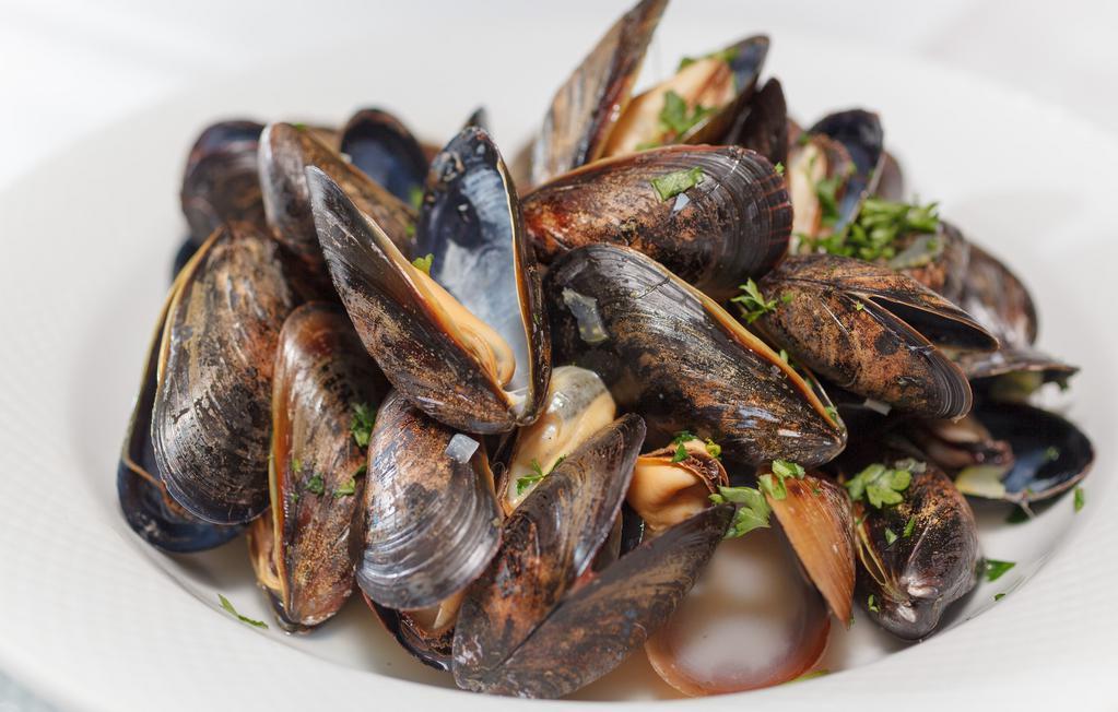 La Rochelle Pei Mussels · Steamed mussels, white wine, onion, celery, garlic, thyme.