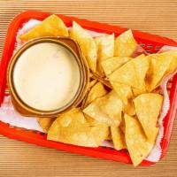 Queso Dip & Chips · 