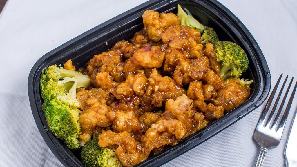 General Tso'S Chicken · Hot. Chunks of chicken stir-fried with our chef's spicy hot sauce and steam broccoli.