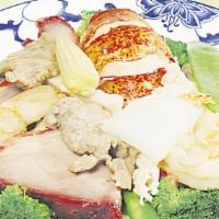 Happy Family · Lobster, scallop, shrimp, imitation crab meat, chicken, beef and roast pork with mixed veget...