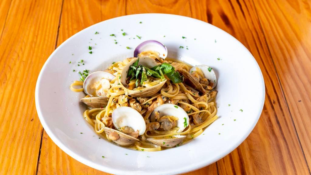 Linguini Alla Vongole · Long island middle neck clams, sautéed in garlic white wine sauce or fresh marinara.