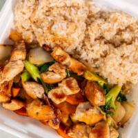 Hibachi Chicken (White Meat) · Serve with Broccoli, Carrot, Zucchini & Onion 
Fried Rice  And one White Sauce .