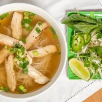 Pho Chicken · White meat, Rice Noodle, Chicken Broth, onion, pepper.
