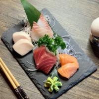 Sashimi Regular · 13 pieces of chef choice sashimi