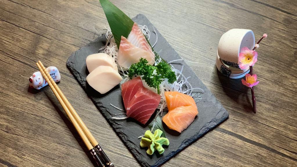  Sashimi Appetizer · 7 pieces of chef choice sashimi.RAW
