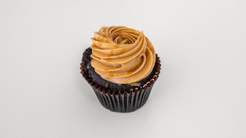 Caramel Crunch Chocolate  · Chocolate or vanilla cake with caramel frosting topped with sea salt and pretzels.