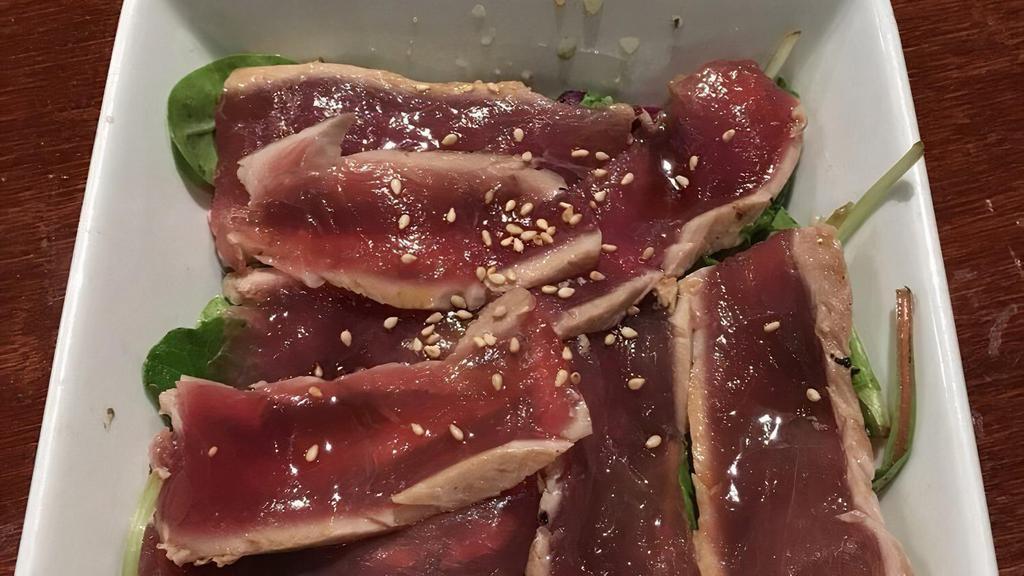 Seared Tuna Salad · 