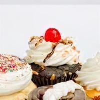 4  Smallcakes Cupcakes · 4 cupcake s bakers choice