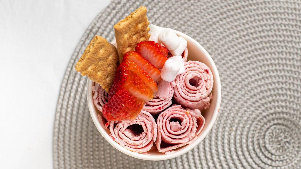 Strawberry Shortcake · Fresh strawberry, marshmallow fluff, graham cracker